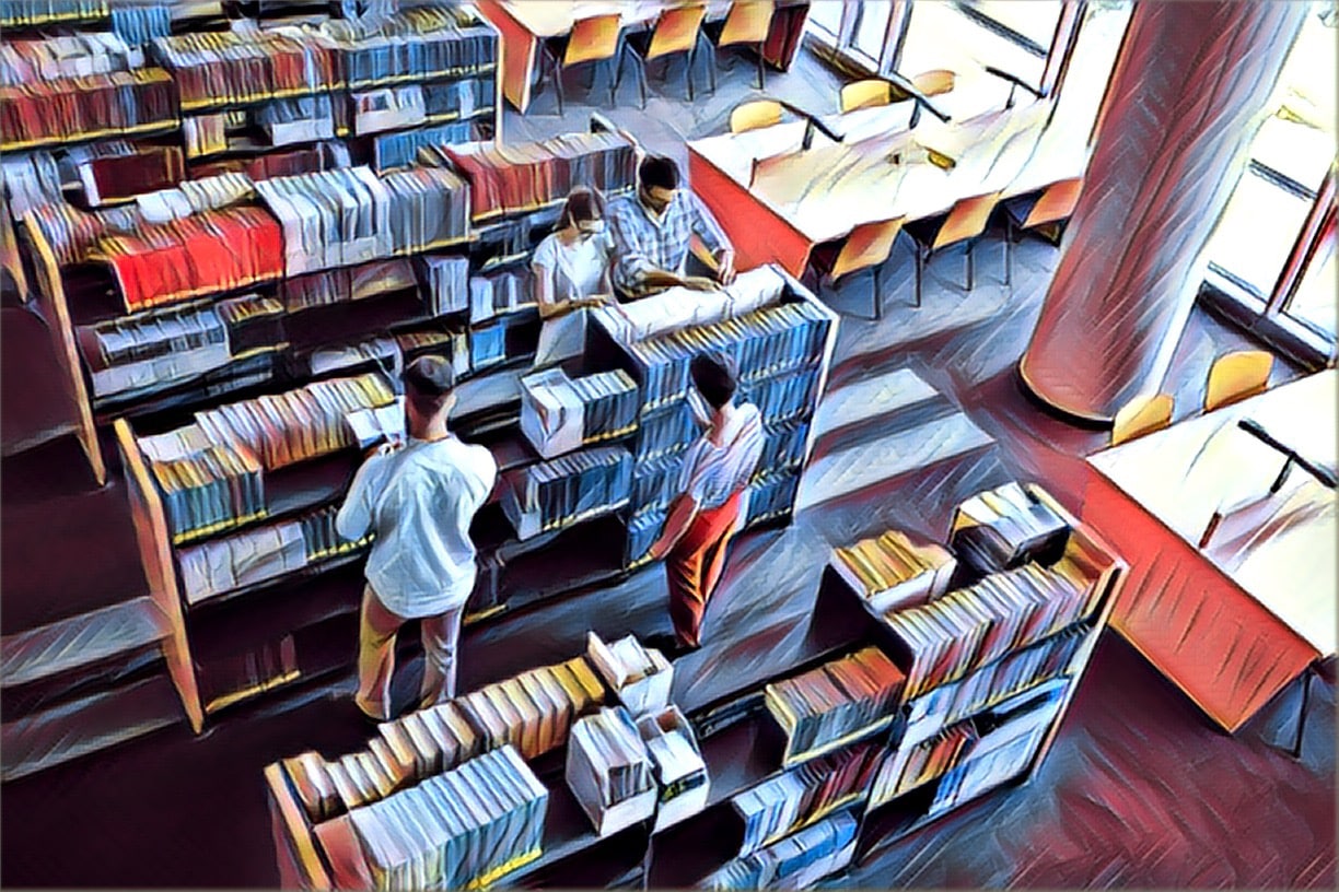 People discussing the impact of Google's SGE